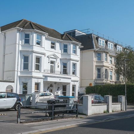 Bournemouth Beachfront Retreat 3 Bedroom 3 Bathroom Seaside B&B With Free Parking 外观 照片