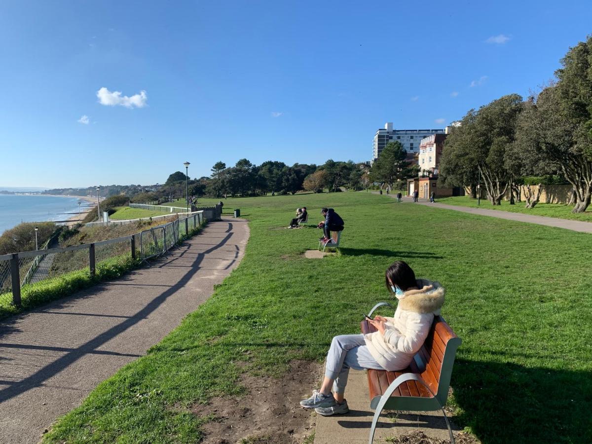 Bournemouth Beachfront Retreat 3 Bedroom 3 Bathroom Seaside B&B With Free Parking 外观 照片