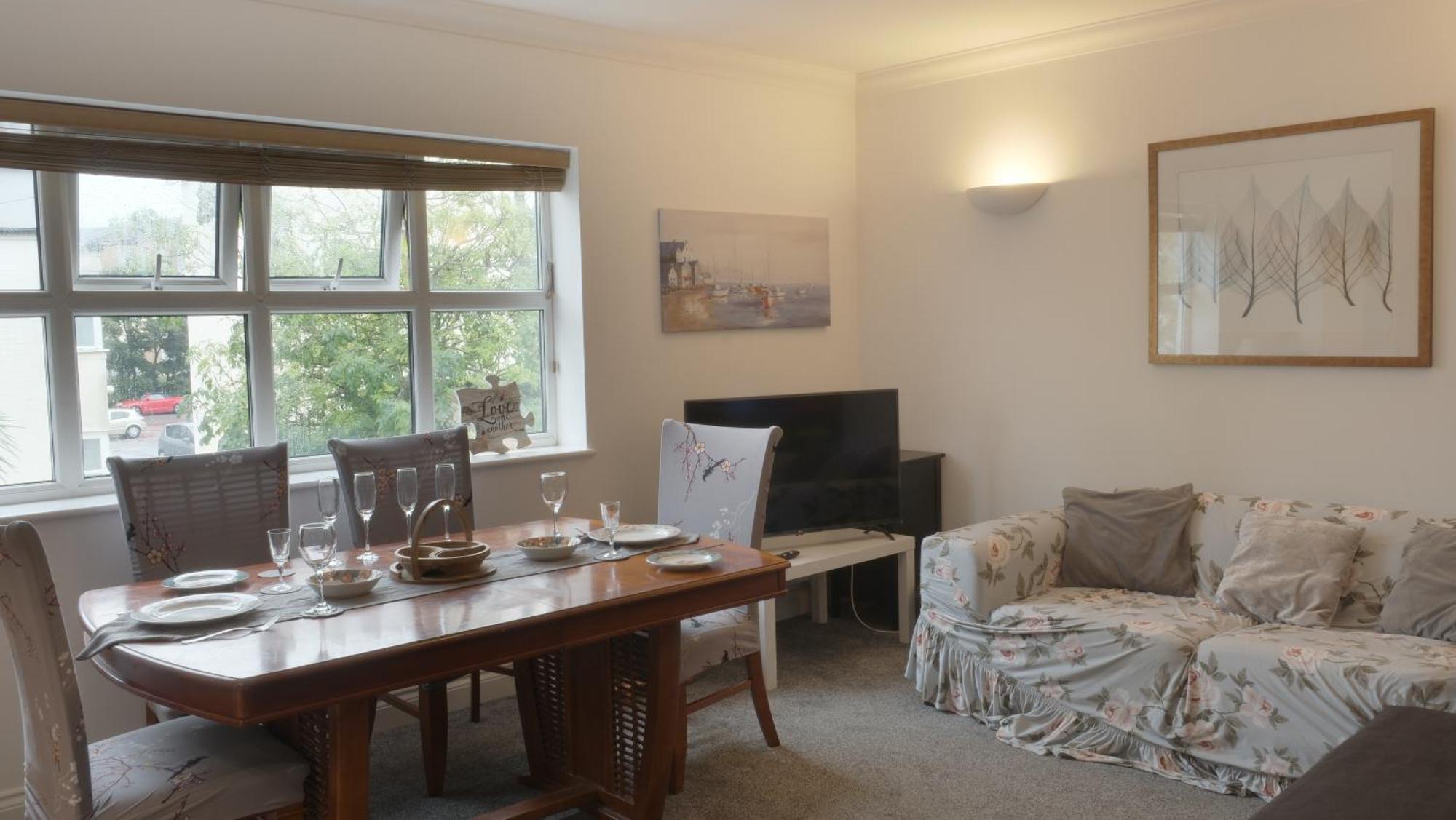 Bournemouth Beachfront Retreat 3 Bedroom 3 Bathroom Seaside B&B With Free Parking 外观 照片