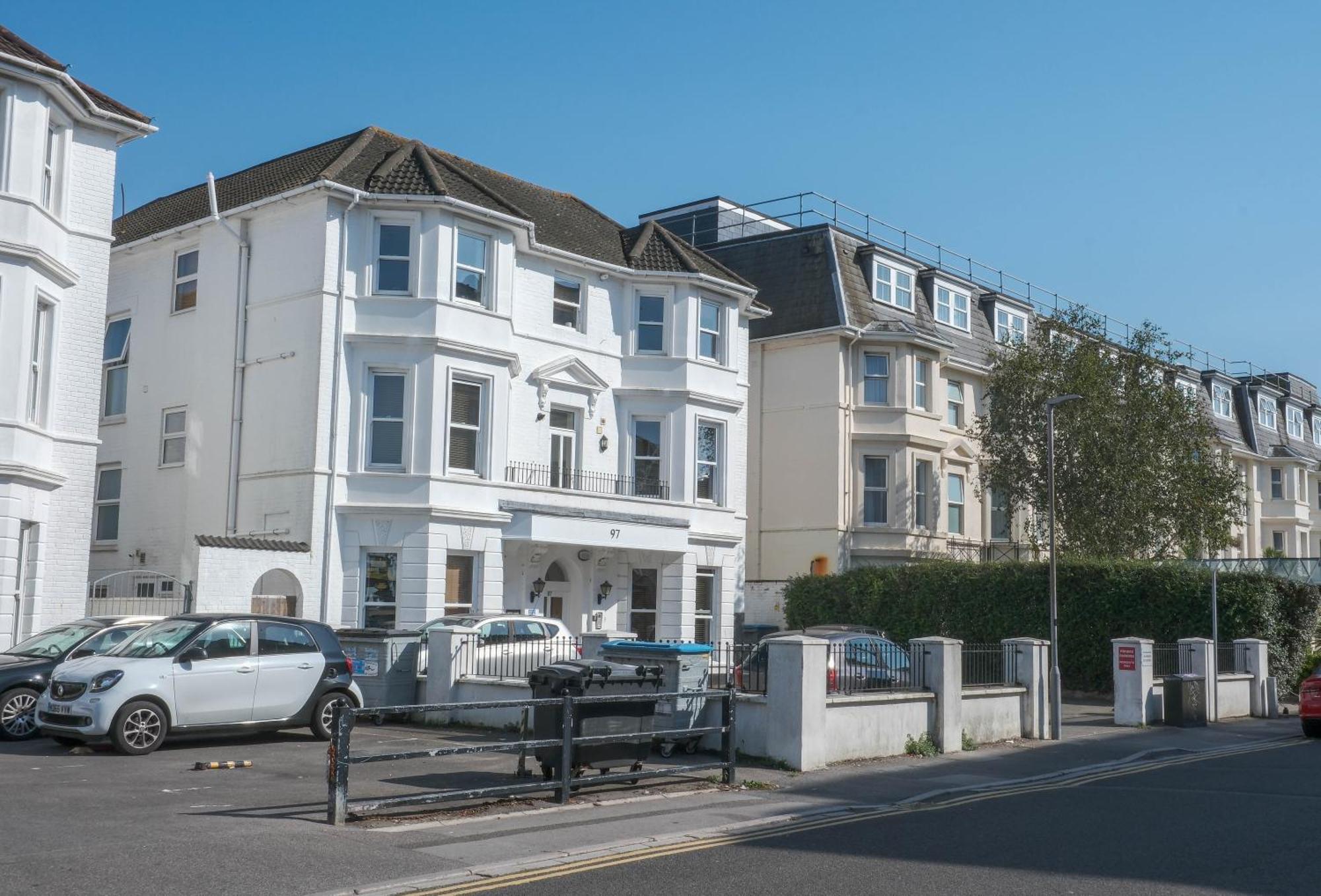 Bournemouth Beachfront Retreat 3 Bedroom 3 Bathroom Seaside B&B With Free Parking 外观 照片