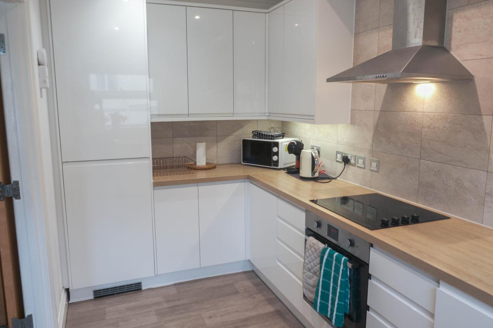 Bournemouth Beachfront Retreat 3 Bedroom 3 Bathroom Seaside B&B With Free Parking 外观 照片