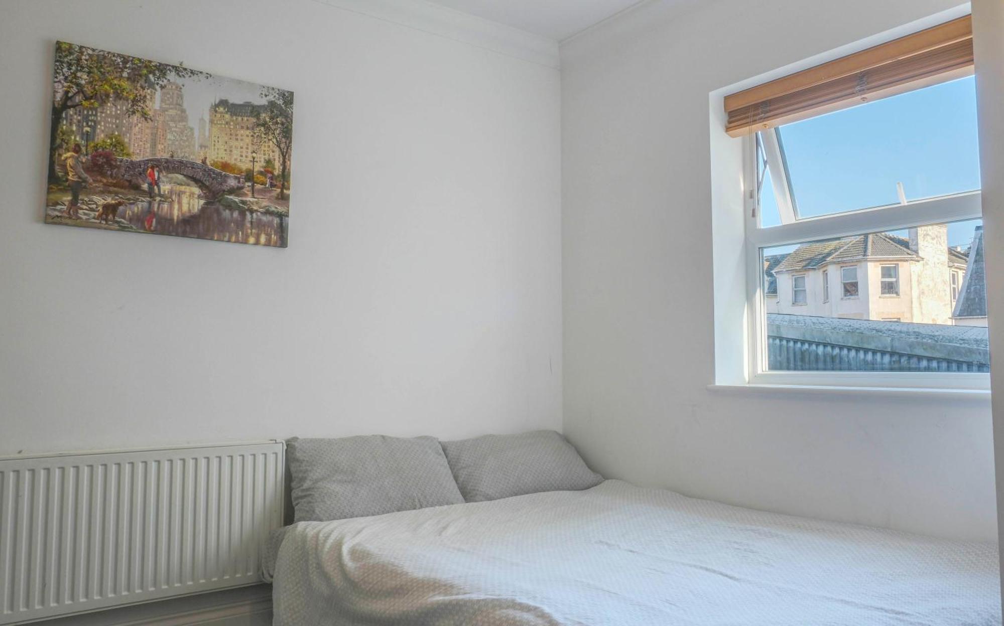 Bournemouth Beachfront Retreat 3 Bedroom 3 Bathroom Seaside B&B With Free Parking 外观 照片