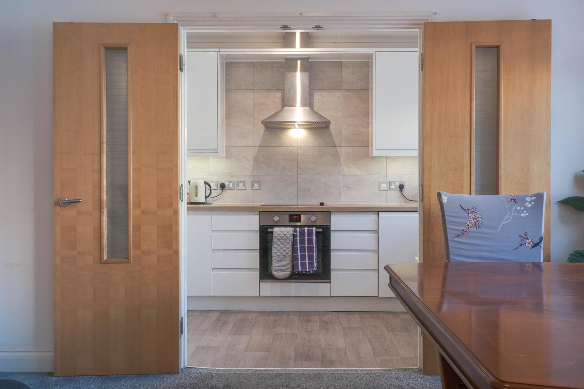 Bournemouth Beachfront Retreat 3 Bedroom 3 Bathroom Seaside B&B With Free Parking 外观 照片