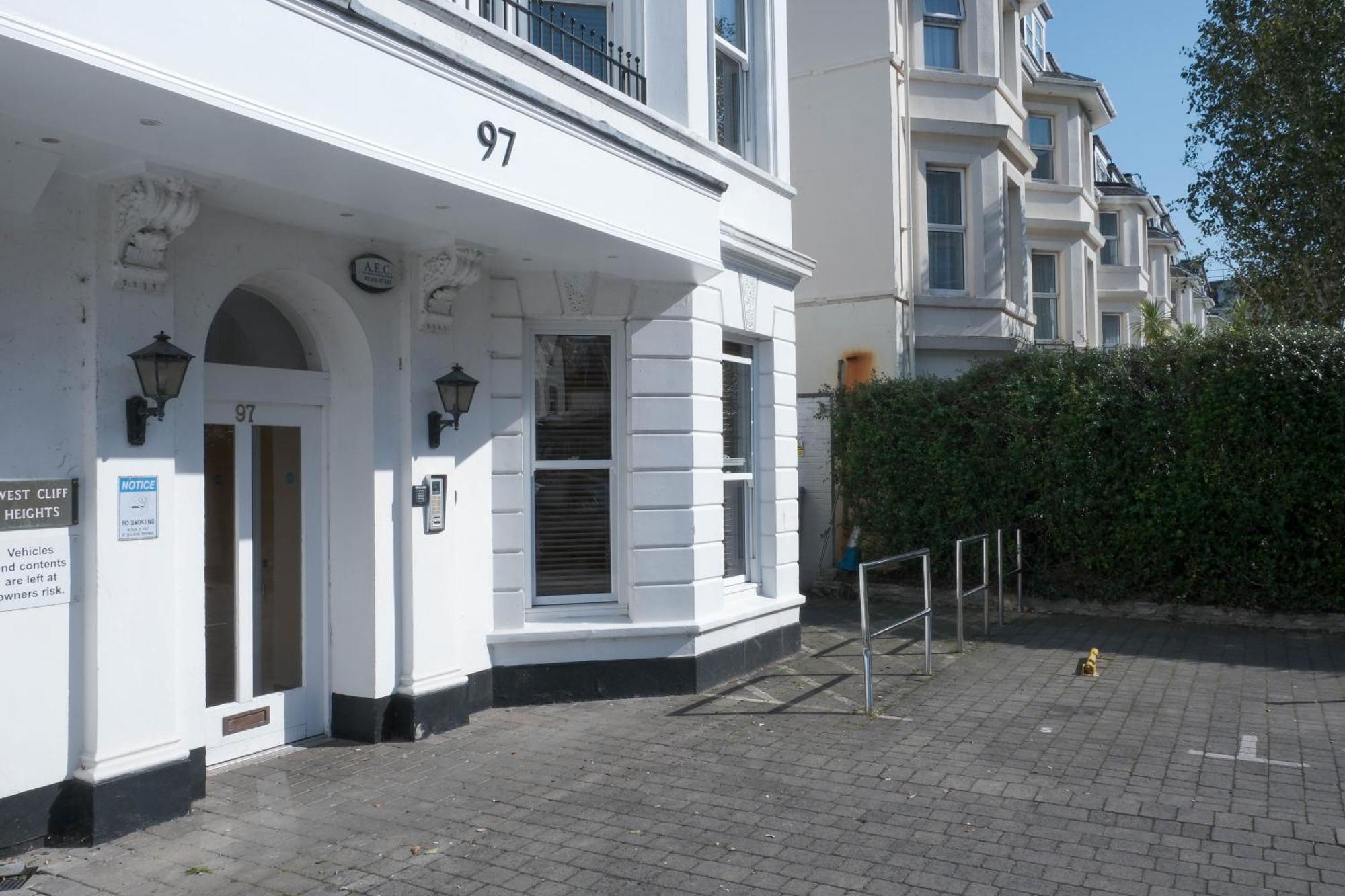 Bournemouth Beachfront Retreat 3 Bedroom 3 Bathroom Seaside B&B With Free Parking 外观 照片