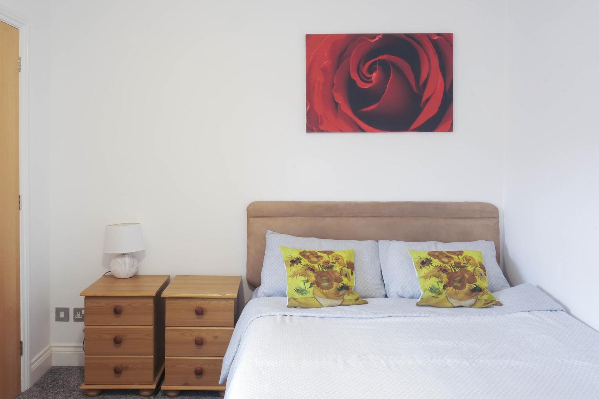 Bournemouth Beachfront Retreat 3 Bedroom 3 Bathroom Seaside B&B With Free Parking 外观 照片